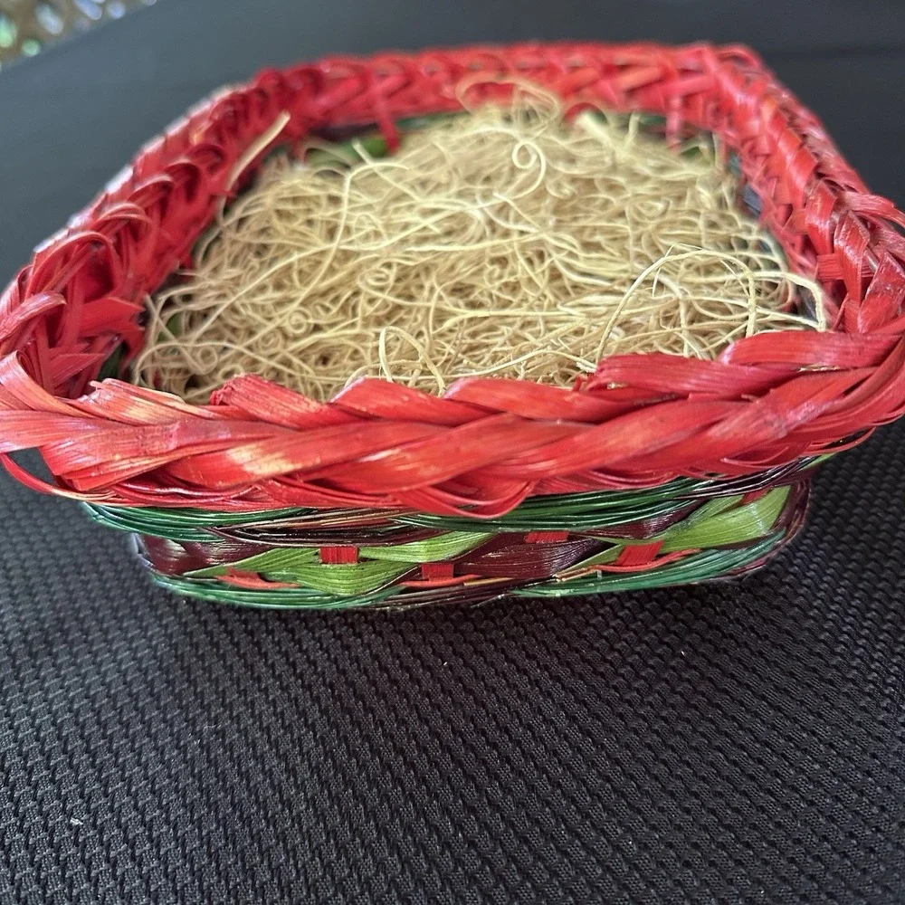 Wicker Holiday Basket Green Red with Straw Grass 12